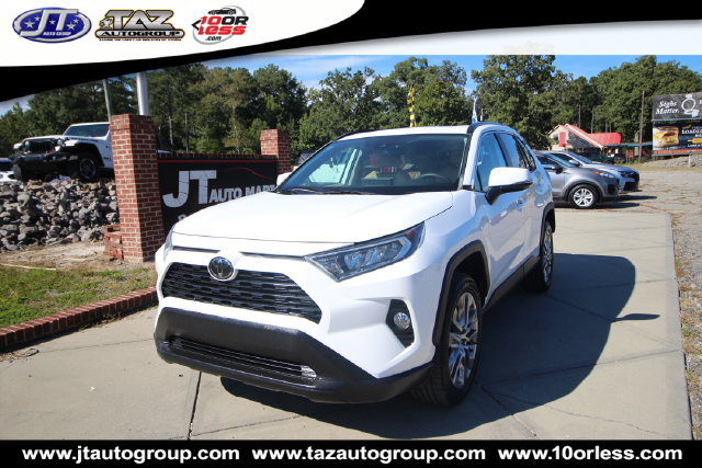 Used 2020 Toyota RAV4 XLE Premium FWD image 3