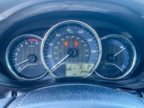 Used 2015 Toyota Corolla LE image 22