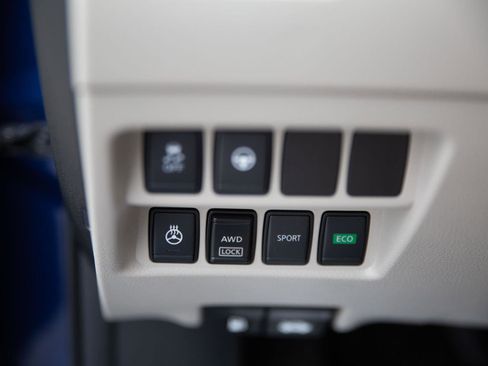 Used 2021 Nissan Rogue Sport SL w/ Premium Package image 18