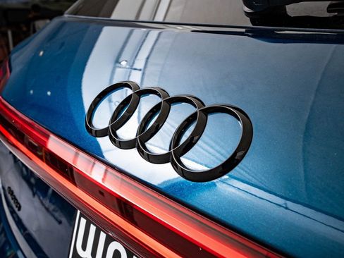 Used 2022 Audi e-tron Premium Plus w/ Premium Plus Package image 18