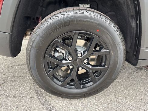 New 2026 Jeep Grand Cherokee Altitude AWD/4WD image 12