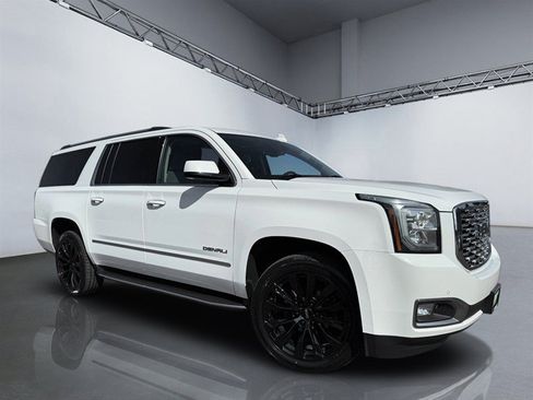 Used 2020 GMC Yukon XL Denali w/ Open Road Package AWD/4WD image 36