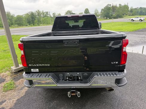 Used 2022 Chevrolet Silverado 2500 LTZ AWD/4WD image 6