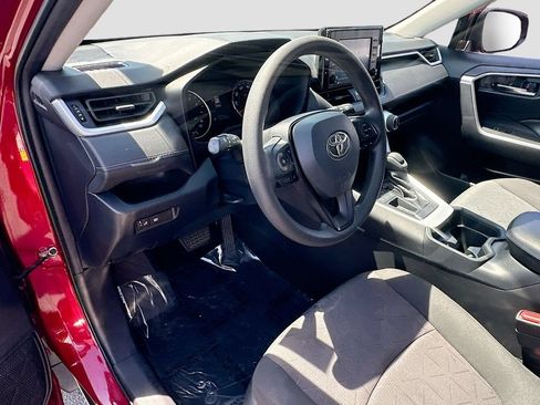 Used 2020 Toyota RAV4 XLE FWD image 9