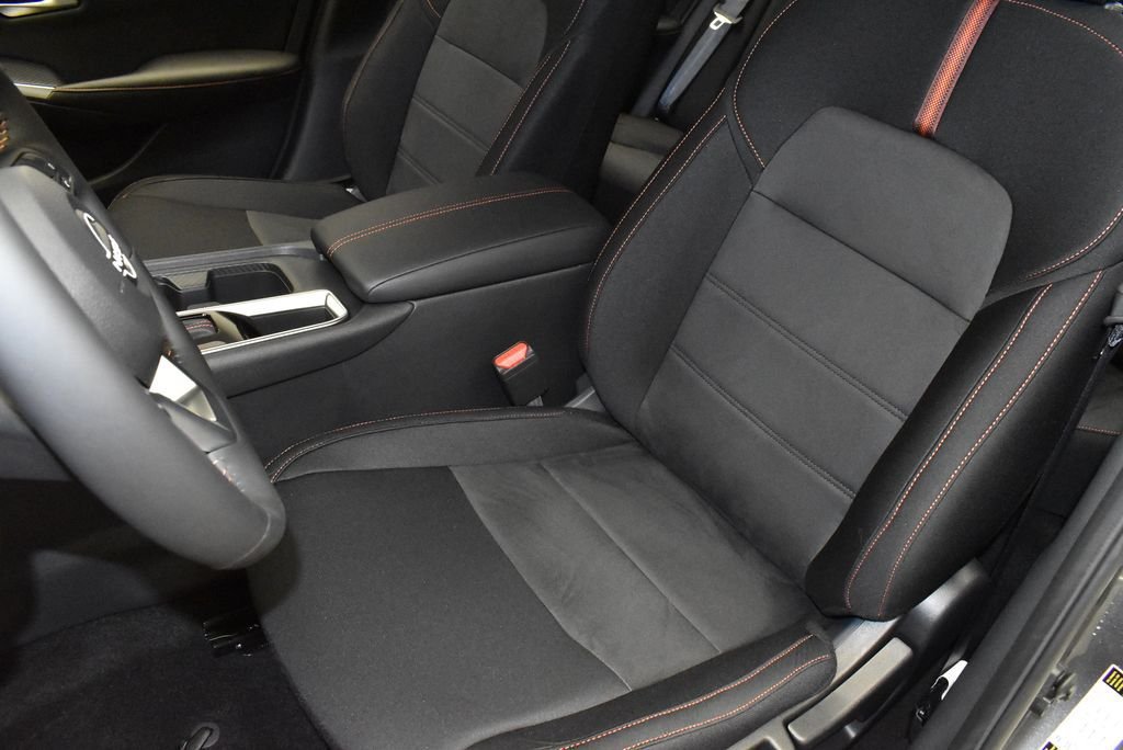 Used 2025 Nissan Sentra SR FWD image 14