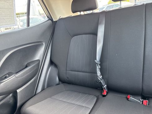 Used 2020 Hyundai Venue SE FWD image 12