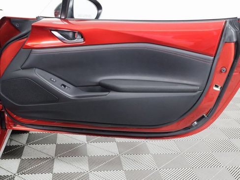 Used 2016 MAZDA MX-5 Miata Club RWD image 13