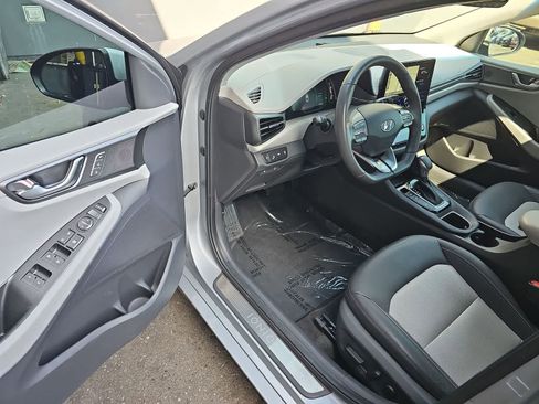 Used 2020 Hyundai Ioniq Limited FWD image 10