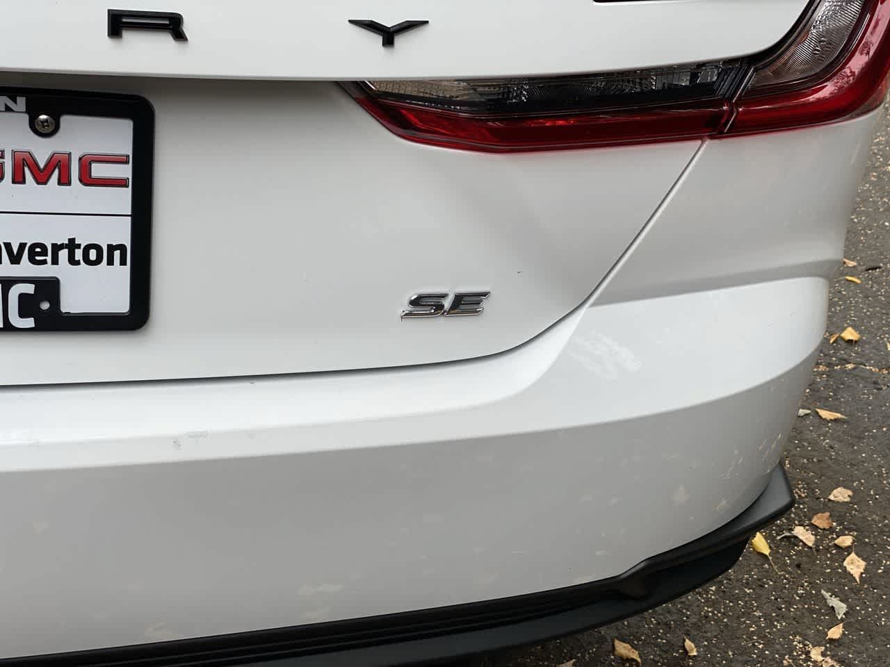 Used 2025 Toyota Camry SE FWD image 10