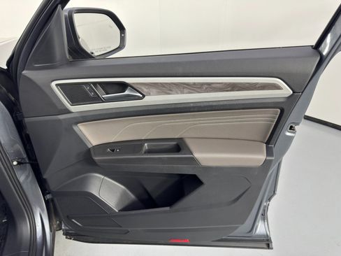 Used 2023 Volkswagen Atlas Cross Sport SE w/ Black Wheel Package image 41