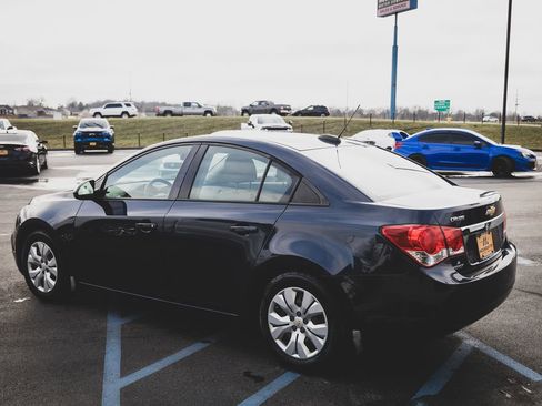 Used 2016 Chevrolet Cruze LS image 9