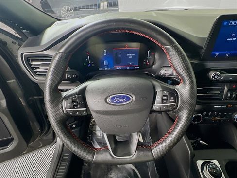 Used 2023 Ford Escape ST-Line image 11
