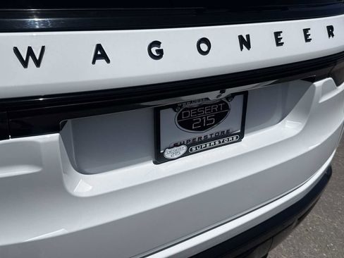 Used 2023 Jeep Wagoneer Series II AWD/4WD image 11