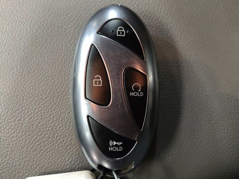 Used 2025 Hyundai Elantra SEL FWD image 32