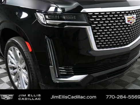 Used 2024 Cadillac Escalade Premium Luxury w/ Performance Package AWD/4WD image 38