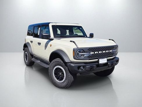 New 2026 Ford Bronco Badlands w/ Sasquatch Package AWD/4WD image 1
