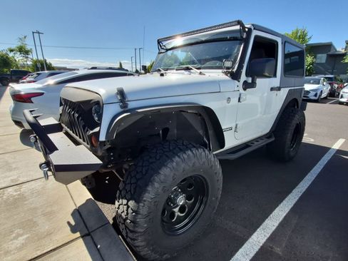 Used 2013 Jeep Wrangler Sport w/ Connectivity Group AWD/4WD image 4