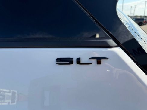 Used 2023 GMC Terrain SLT w/ Elevation Edition FWD image 10