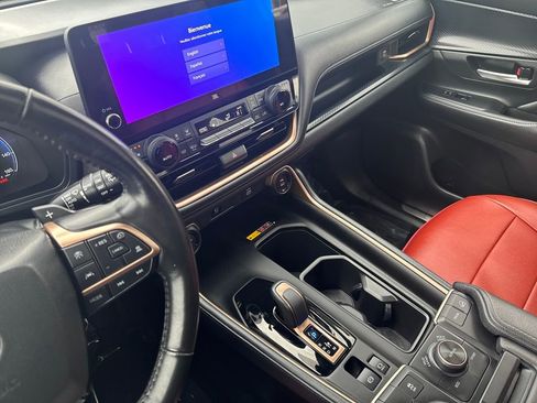 Used 2024 Toyota Grand Highlander AWD Hybrid image 22