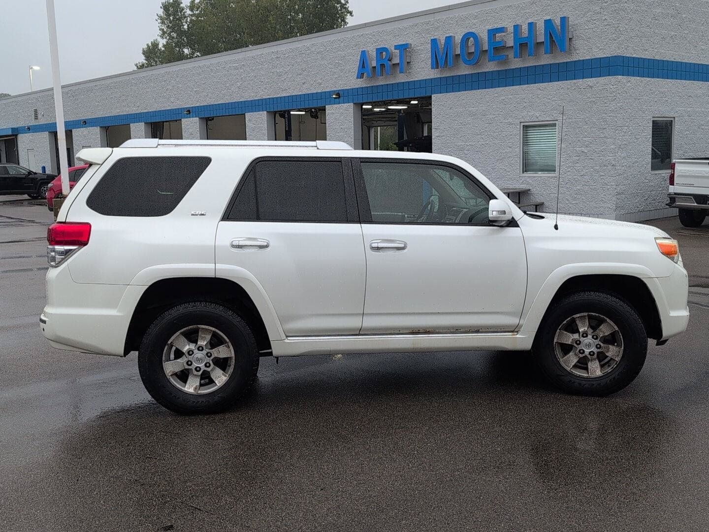 Used 2011 Toyota 4Runner SR5 w/ Premium Pkg w/Leather AWD/4WD image 7