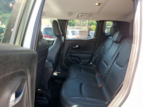 Certified 2022 Jeep Renegade Limited AWD/4WD image 10