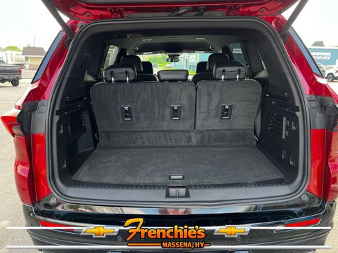 Used 2025 Buick Enclave Sport Touring w/ Power Package AWD/4WD image 5