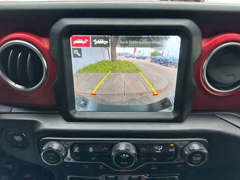 Used 2021 Jeep Gladiator Rubicon AWD/4WD image 15