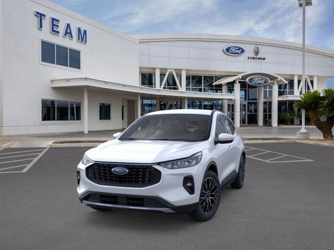 New 2025 Ford Escape SE image 2