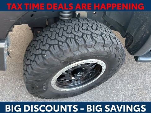 Used 2015 Ford F150 Lariat w/ Equipment Group 502A Luxury image 3