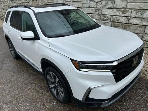 Used 2023 Honda Pilot Elite image 7