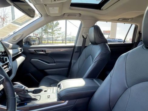 Used 2022 Toyota Highlander Limited image 35