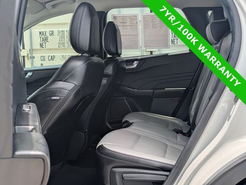 Certified 2023 Ford Escape Platinum FWD image 15