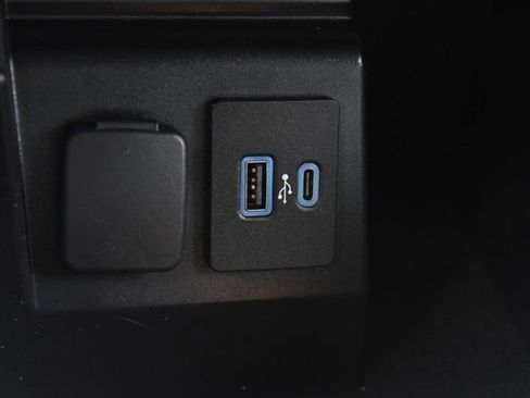 Used 2021 Ford Explorer XLT w/ Equipment Group 202A AWD/4WD image 16