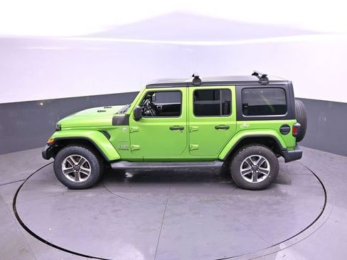 Used 2018 Jeep Wrangler Unlimited Sahara AWD/4WD image 24