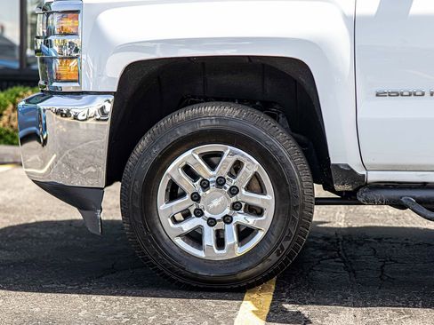 Used 2019 Chevrolet Silverado 2500 W/T AWD/4WD image 8
