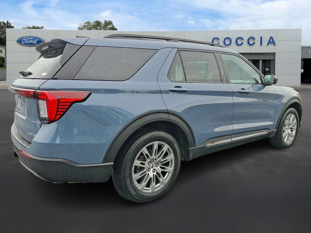 Certified 2025 Ford Explorer Active w/ Active Comfort Package AWD/4WD image 4
