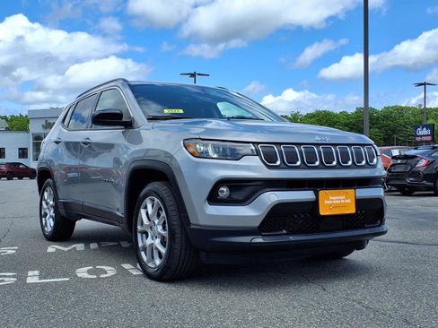 Used 2022 Jeep Compass Latitude image 6