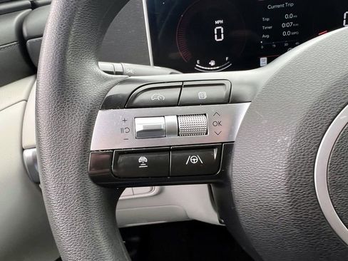 Certified 2025 Hyundai Tucson SE image 26