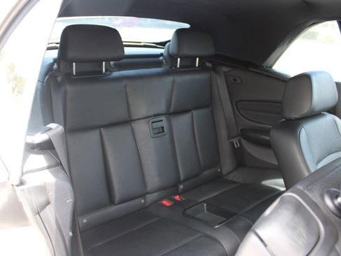 Used 2013 BMW 135i Convertible RWD image 19