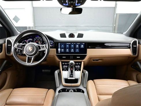Used 2020 Porsche Cayenne image 20