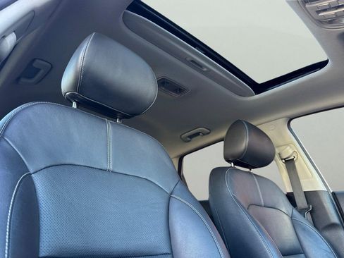 Used 2019 Kia Niro EX Premium w/ Sunroof Package image 21