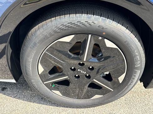 New 2025 Kia EV6 Wind AWD/4WD image 12