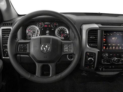 Used 2017 RAM 1500 Big Horn AWD/4WD image 4