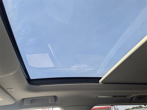 Used 2023 Toyota Highlander Platinum image 23