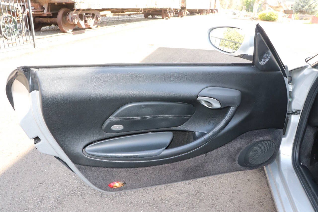 Used 2002 Porsche Boxster RWD image 25