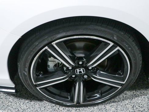 Used 2024 Honda Accord Sport image 11