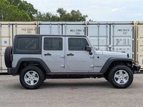 Used 2015 Jeep Wrangler Unlimited Sport w/ Quick Order Package 24S AWD/4WD image 3