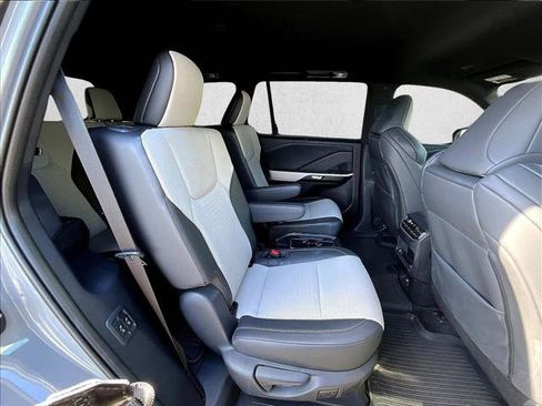 Used 2025 Lexus TX 500h AWD image 29