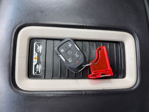 Used 2020 GMC Yukon Denali w/ Denali Premium Package RWD image 58