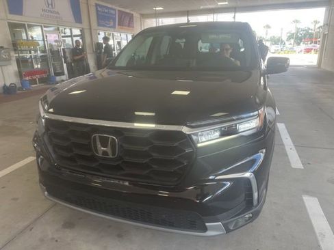 Used 2025 Honda Pilot EX-L image 6